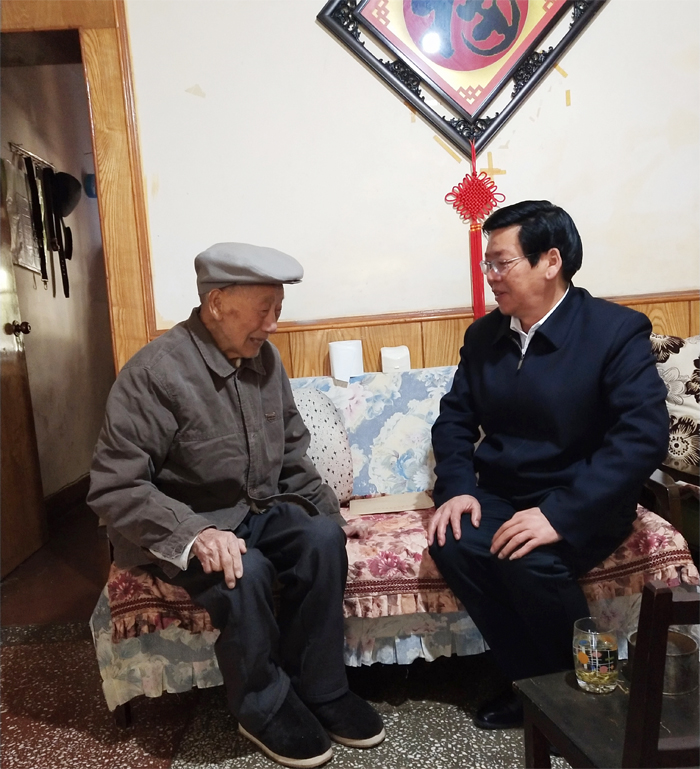 学校领导开展走访慰问活动