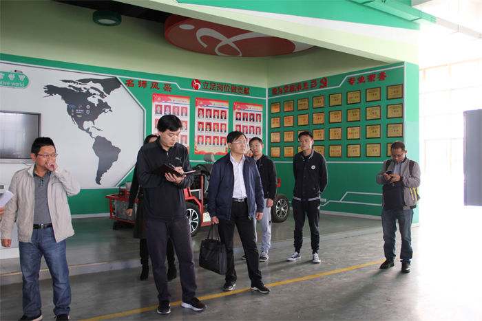 人民日报云南分社、曲靖市教育局领导到我校开展调研工作