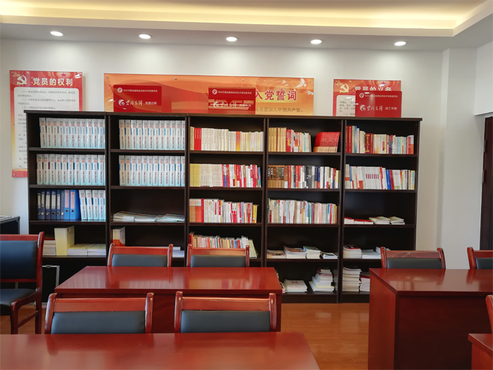 曲靖应用技术学校扎实抓好党建读物平台建设