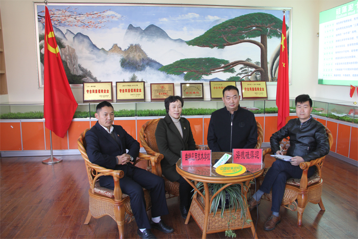 中国硅藻泥网到我校对校企合作进行专访