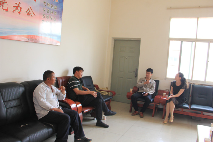 学校深入包保社区开展创建全国文明城市帮建工作