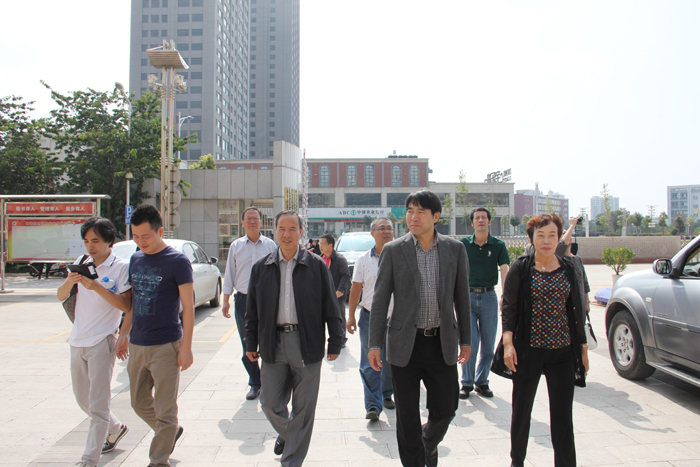 厦门海西晨报社考察团到我校参观考察