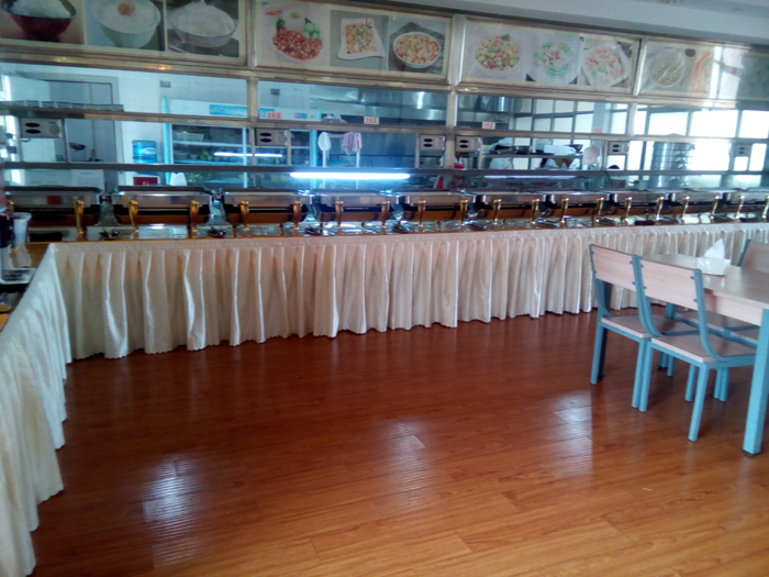 我校餐饮管理专业（酒店服务方向）实训基地正式投入使用