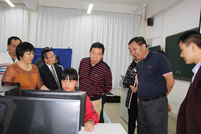 玉溪市商务局局长段家祥一行到我校参观交流