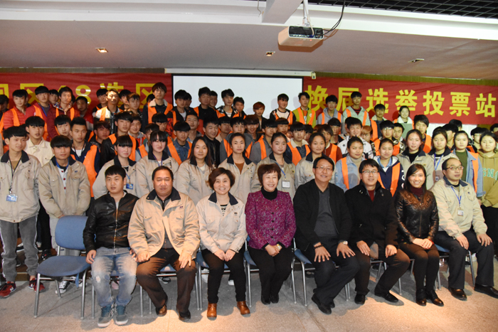 学校领导亲临企业看望顶岗实习学生