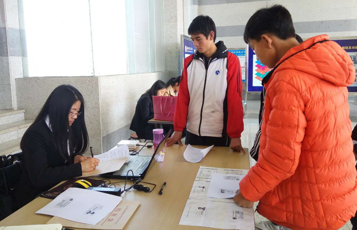 数据管理中心积极开展新生信息及图像采集工作