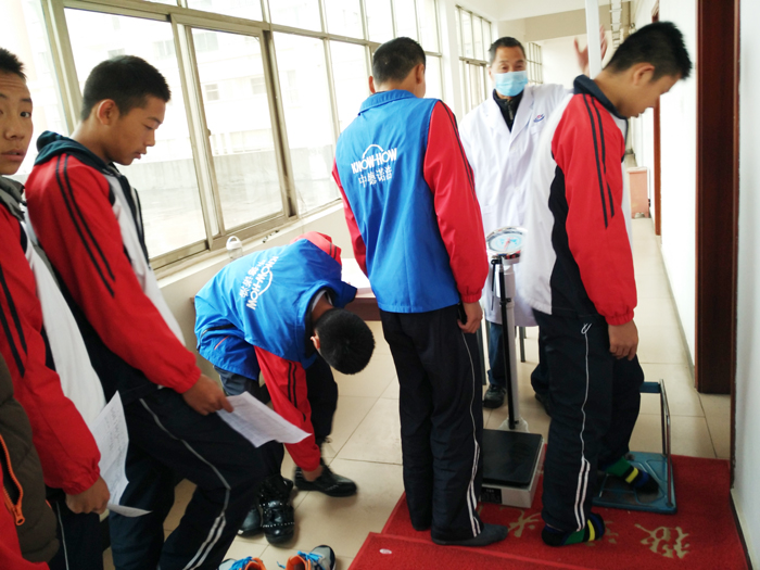 学校组织学生健康体检