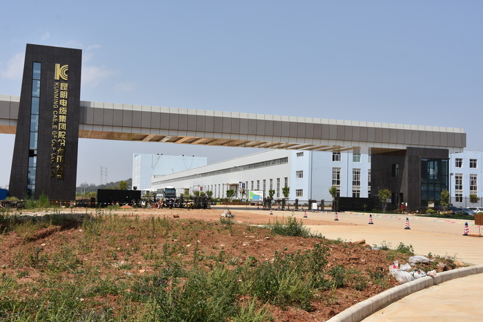 我校到昆明多家企业考察交流