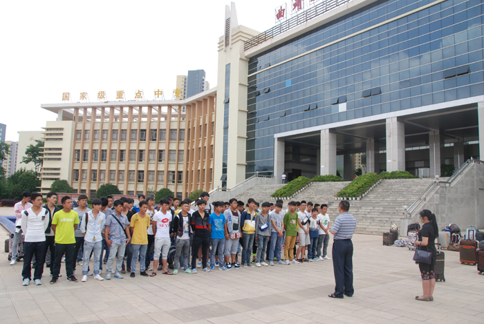 我校重庆北汽银翔汽车有限公司顶岗实习学生安全稳定