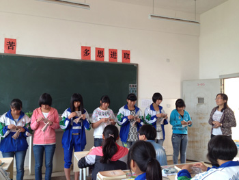 学校组织开展点钞技能比赛