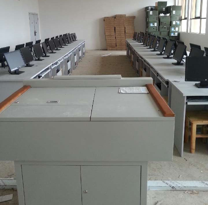 电气教研室充实教学设备，升级教学手段