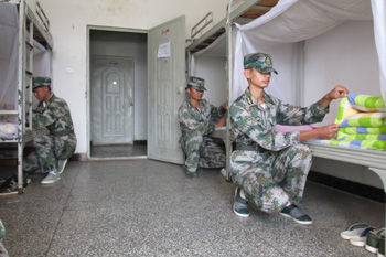 学校严抓校卫队宿舍内务建设