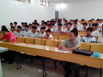 我校打造汽车专业试点班、冠名班 