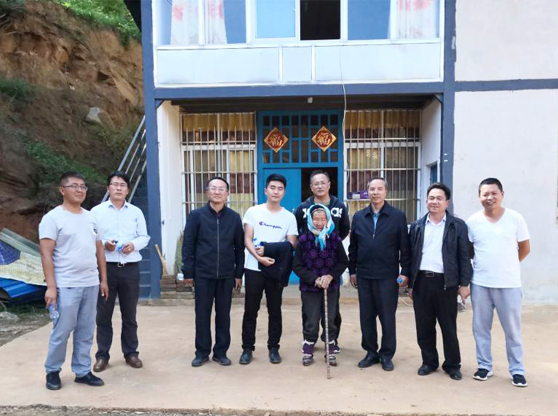 学校深入定点承包帮扶村调研指导扶贫工作