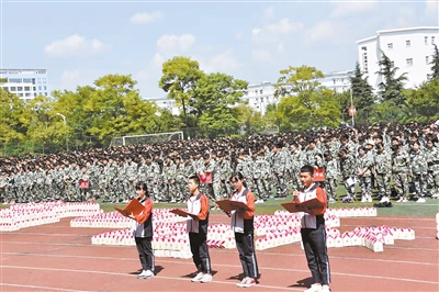 （曲靖日报）&ldquo;树形&rdquo;更要&ldquo;树魂&rdquo; &mdash;&mdash;曲靖应用技术学校开展爱国诚信教育综述