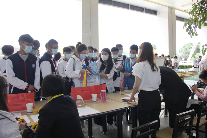 【2021年云南省职业院校技能大赛系列报道之四】技能大赛展风采   比拼技艺促提升 &mdash;&mdash;2021年云南省职业院校技能大赛在我校开赛