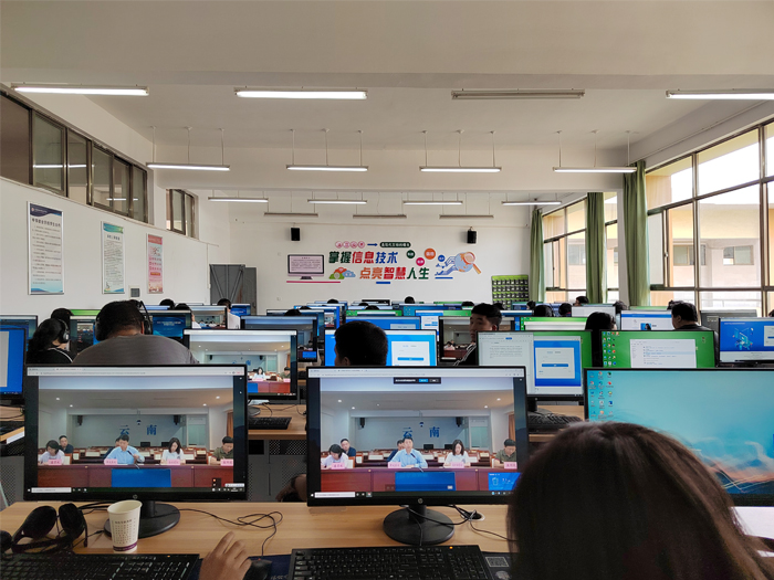 学校开展2022年暑假教师校本培训