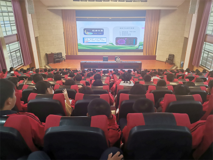 &ldquo;人生新起点&middot;从心开始&rdquo;&mdash;&mdash;学校开展心理健康讲座