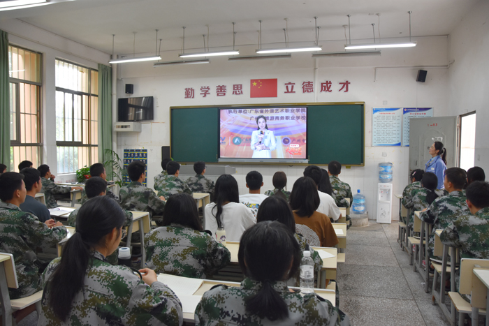 学校组织开展&ldquo;资助育人&middot;大国工匠进校园&rdquo;主题活动