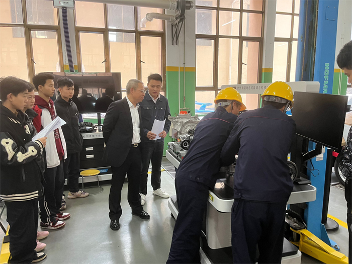 学校领导深入现场检查指导2023年技能竞赛备赛工作