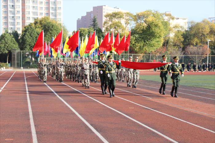点燃冬日激情，绽放青春风采&mdash;&mdash;学校 第38届冬季田径运动会隆重开幕